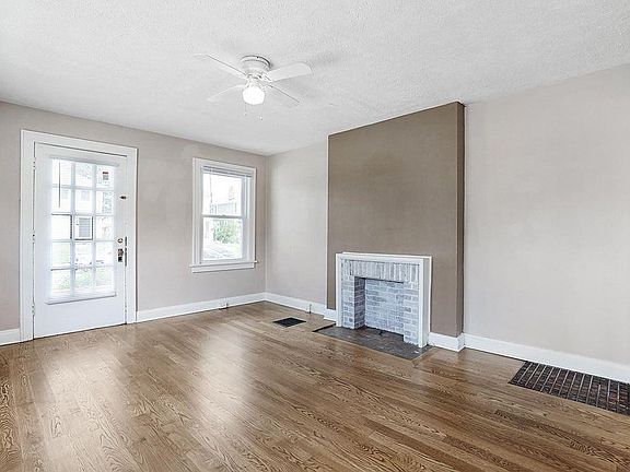 2nd image of 1457 Haines Ave