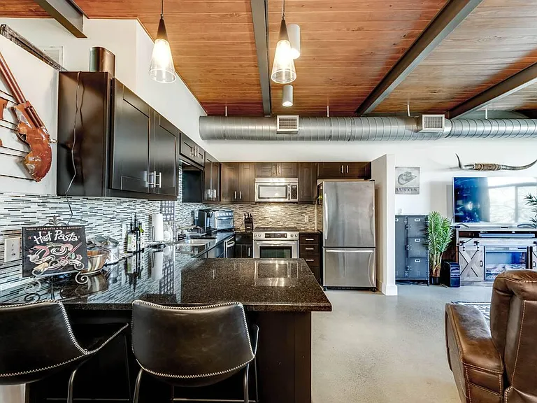 2205 N Lamar Blvd #215 — Photo 9