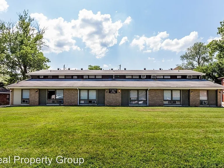 1011 Southpark Dr — Photo 1