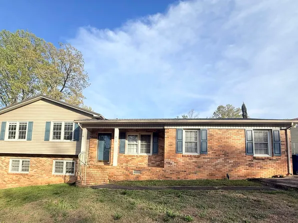 815 Creek Trl, Anniston, AL 36206