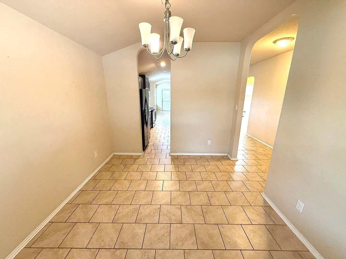 Inviting 3-Bedroom Home with an Island Kitchen & Large Fenced Backyard! — Photo 3