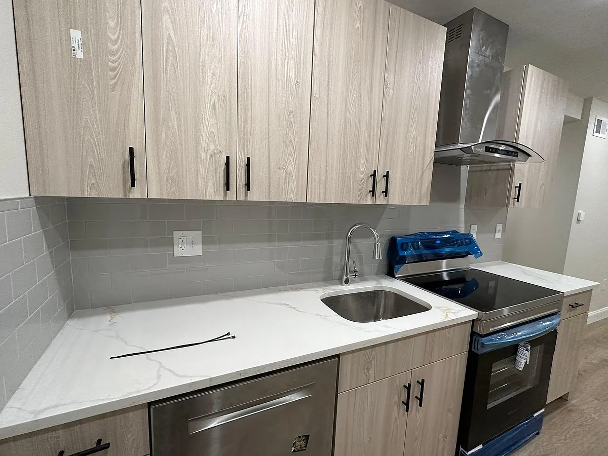 Building Photo - 42 N 40th St #3