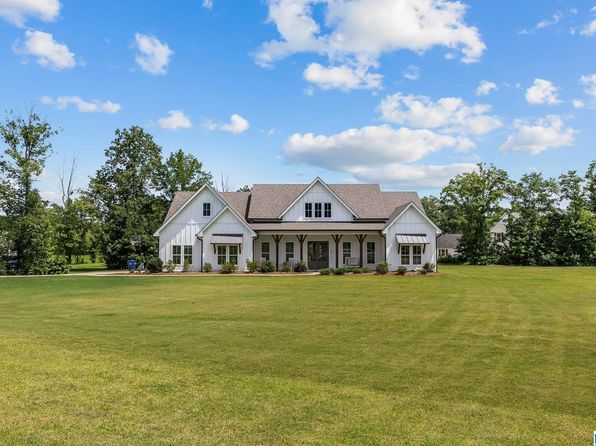 10 Stonewood Ln