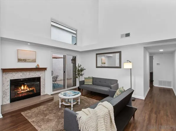 835 Windcrest Dr, Carlsbad, CA 92011