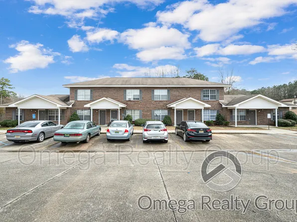 100 Egg And Butter Rd APT 5, Columbiana, AL 35051