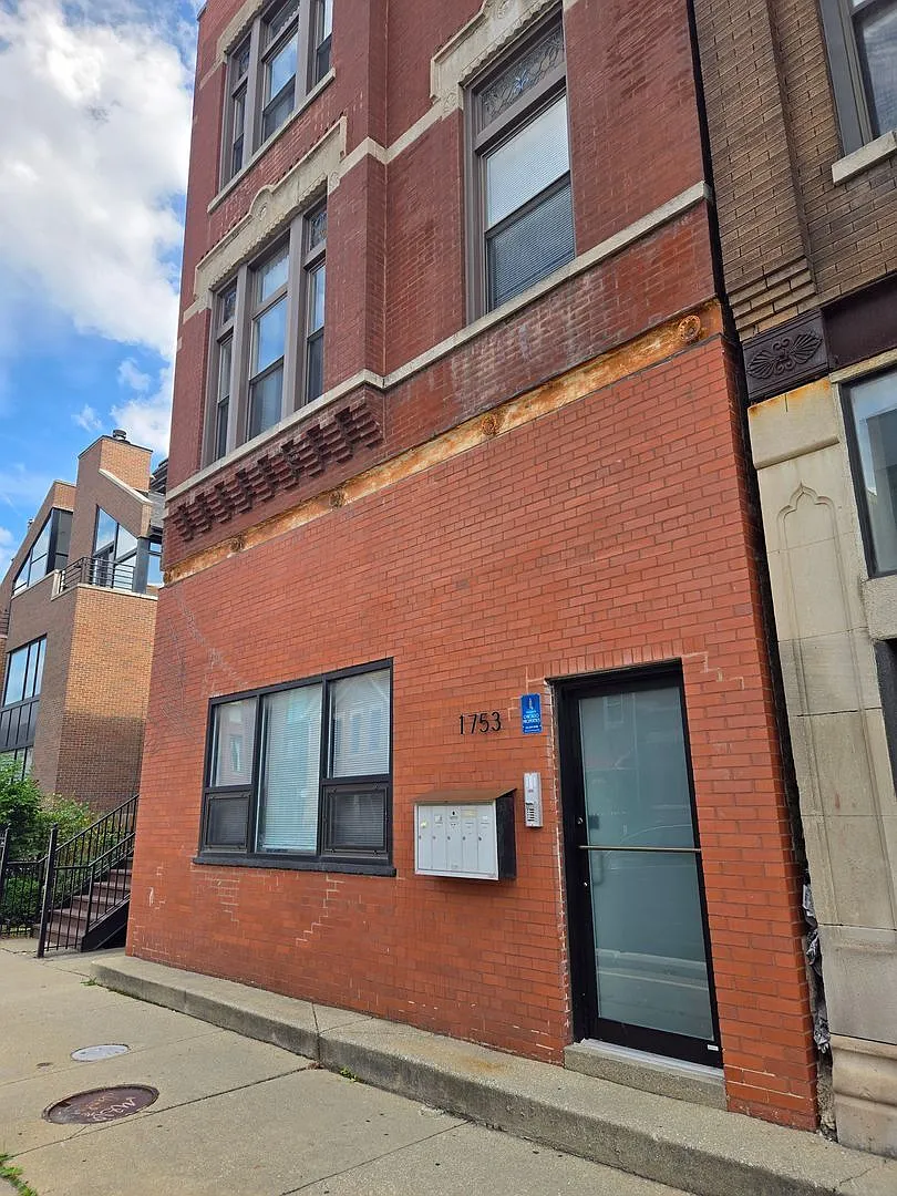 3 bed, 1248 sqft, $3,490 — Photo 1