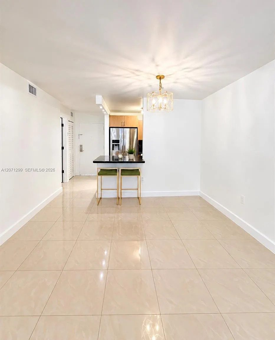 Expo I Condo — Photo 4