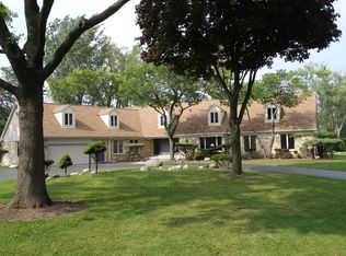 2311 Dorina Dr, Northfield, IL 60093