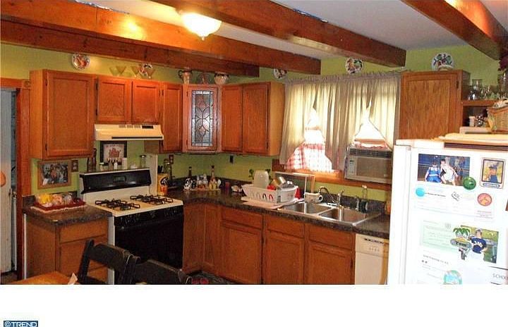 2nd image of 813 Division St