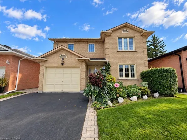 1236 Thorpe Rd, Burlington, ON L7S 2C9