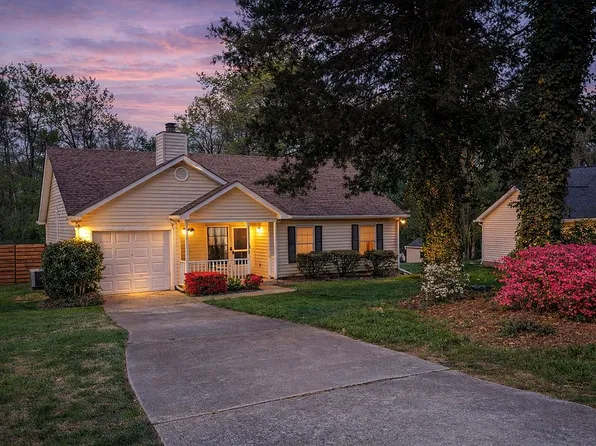 5812 Stone Bluff Ct, Charlotte, NC 28214