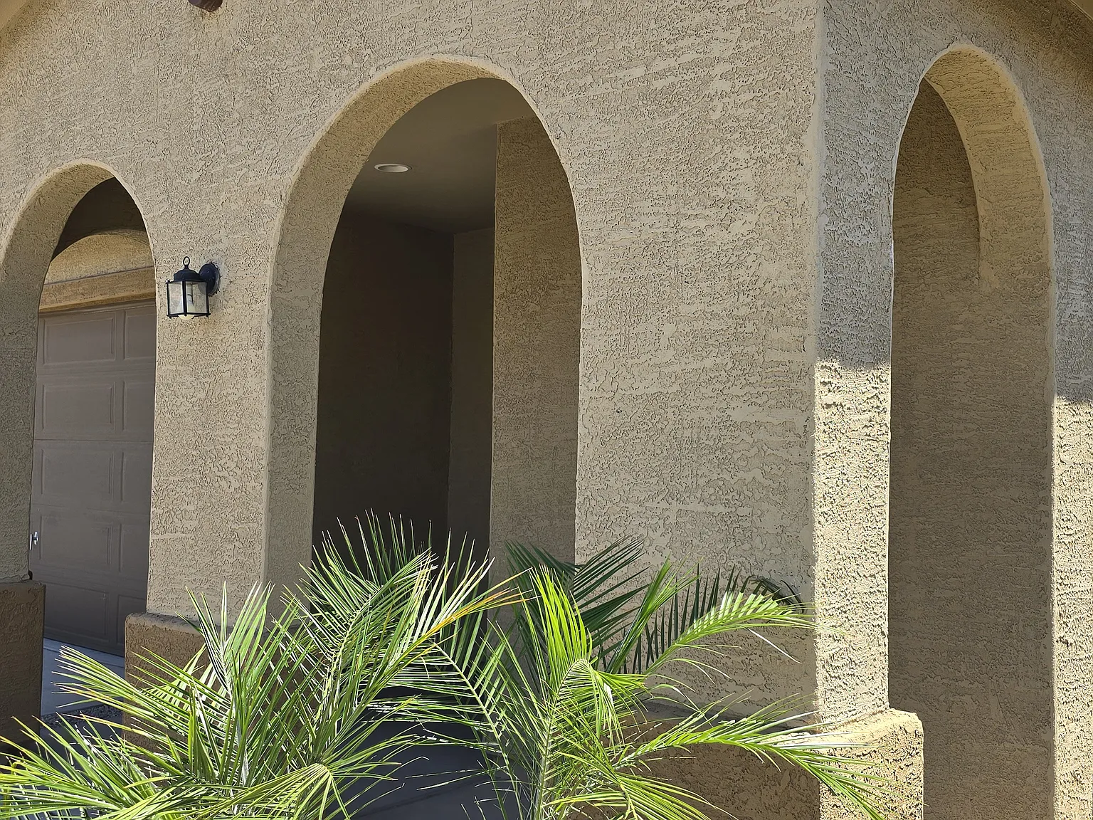 4 bed, 2.5 bath, 2732 sqft, $2,400 — Photo 3