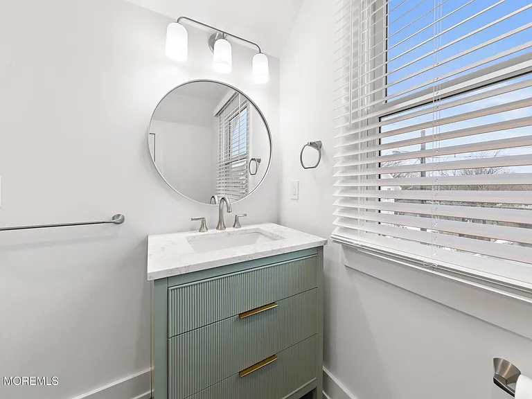 427 Hoyt St — Photo 29
