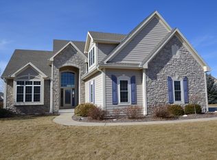 1157 Four Winds Way, Hartland, WI 53029