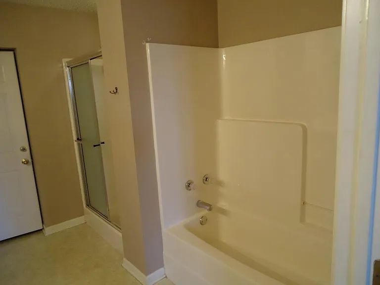 2106 Redwood Dr — Photo 7