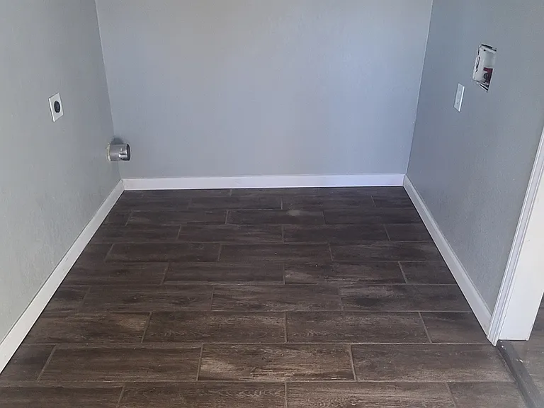 317 N Indianola St — Photo 15