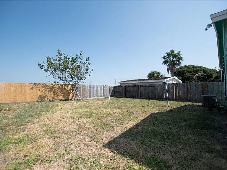 5910 Weber Ave — Photo 11