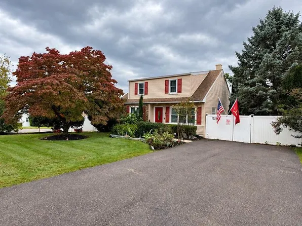 1326 Cloverly Rd, Warminster, PA 18974