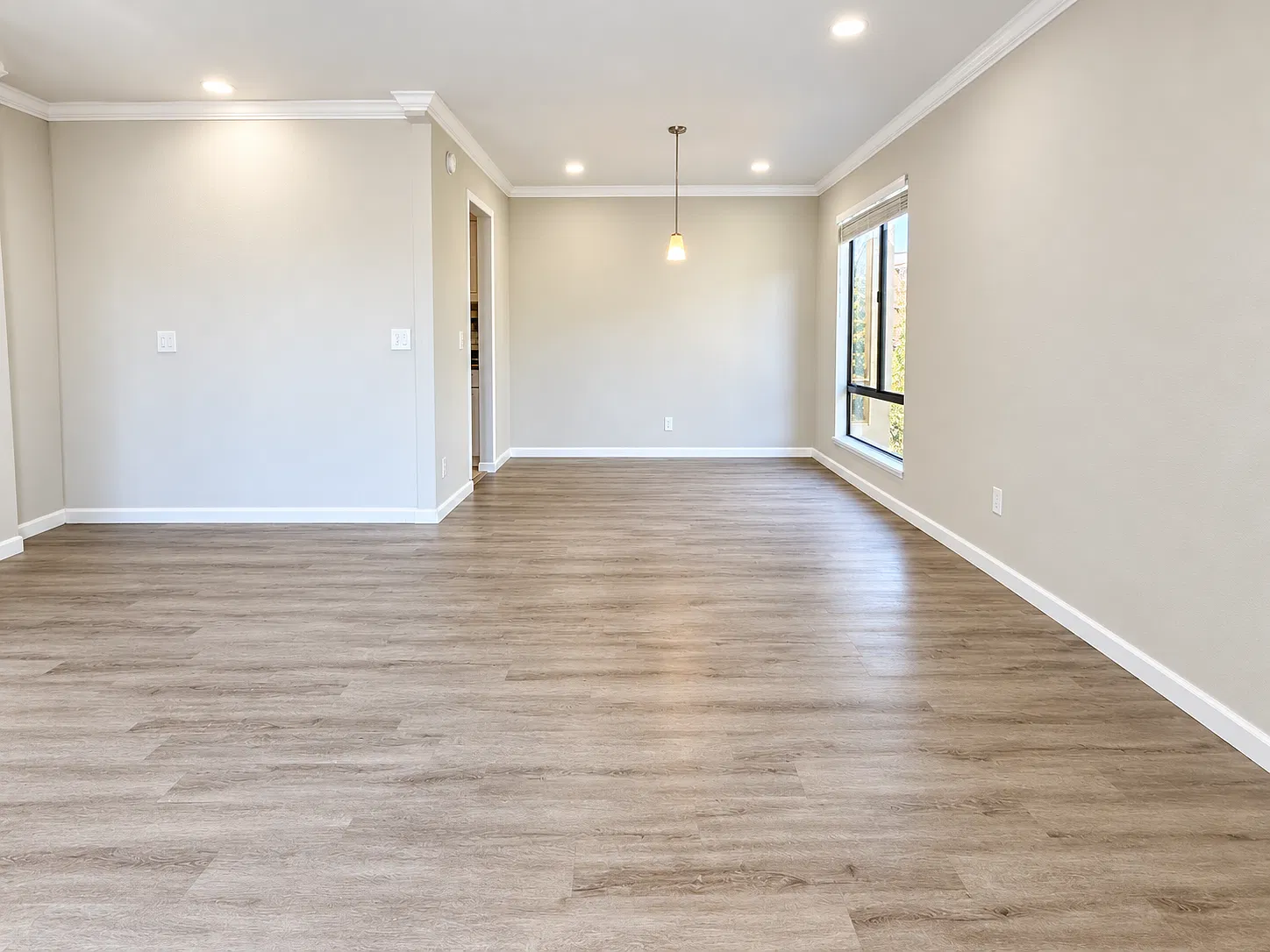 2 bed, 1128 sqft, $2,949 — Photo 2