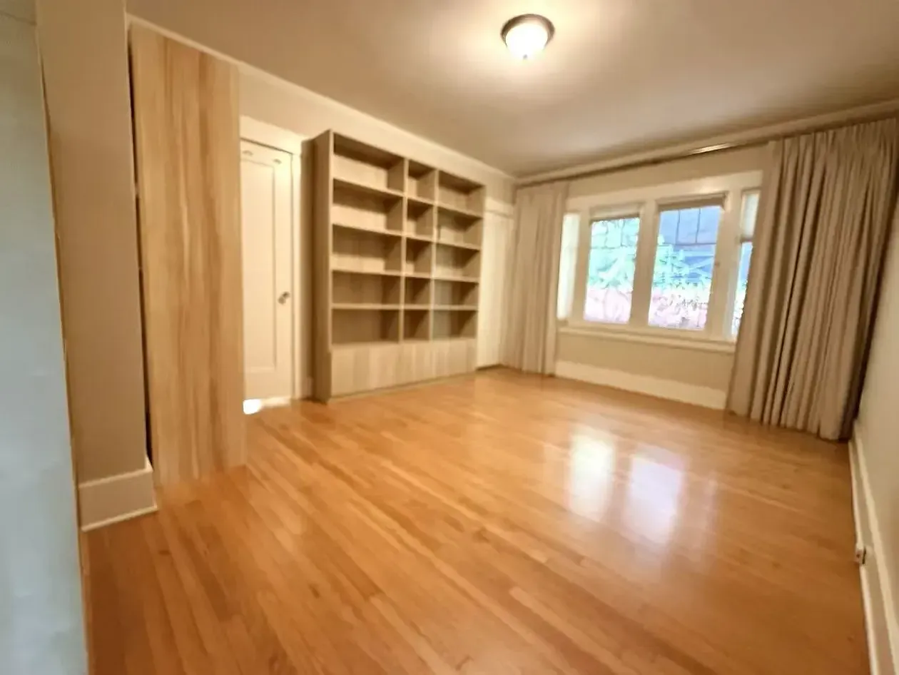3 bed, 2017 sqft, $8,100 — Photo 3