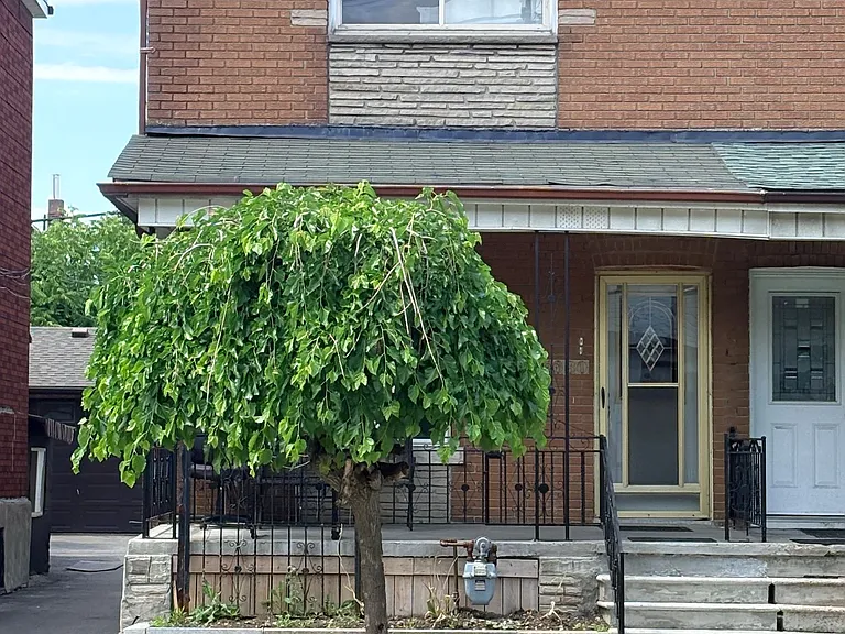 1080 Dufferin St #MAIN FLOOR — Photo 1