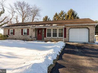 952 Brandon Dr, Chambersburg, PA 17201