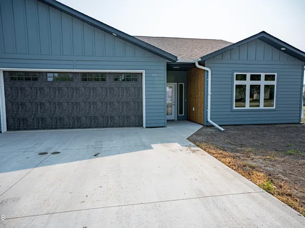 119 3rd St, Riverdale, ND 58565