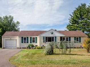 25 Janet Dr, Middlefield, CT 06455