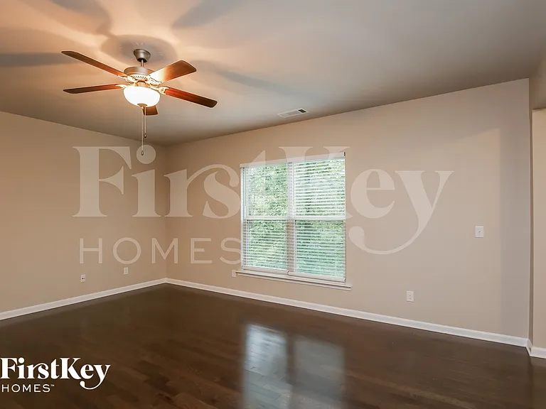 2119 Charcoal Ives Rd — Photo 5