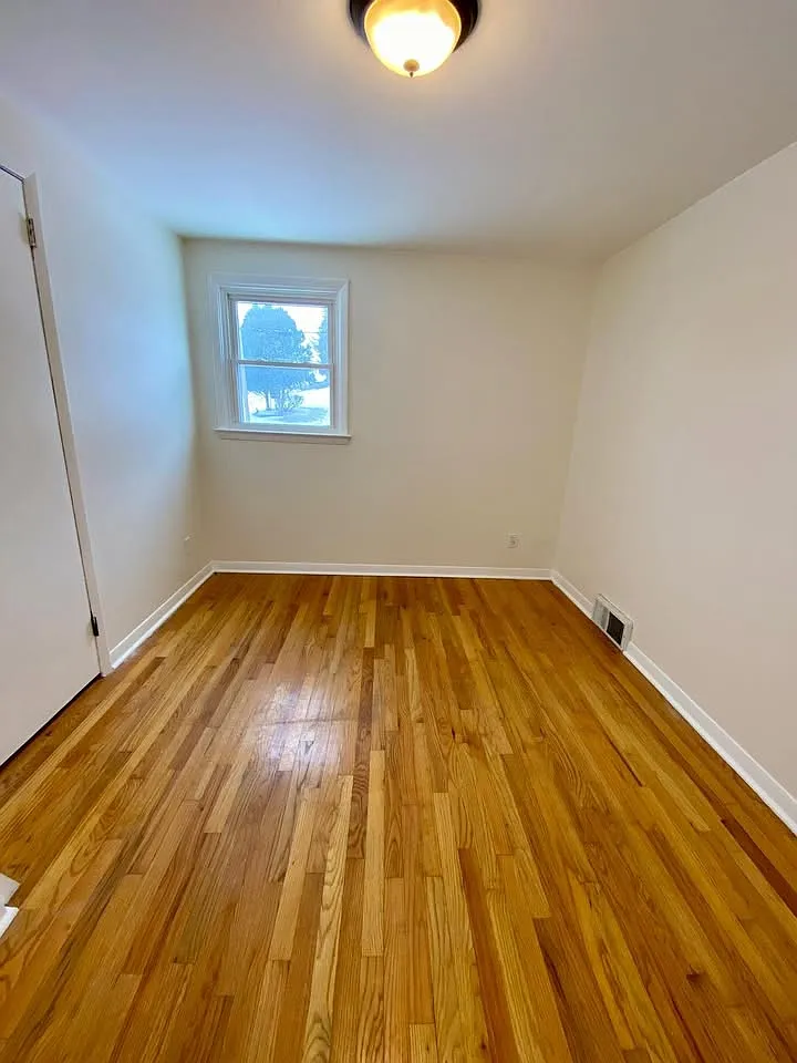 2 bed, 800 sqft, $1,095 — Photo 2