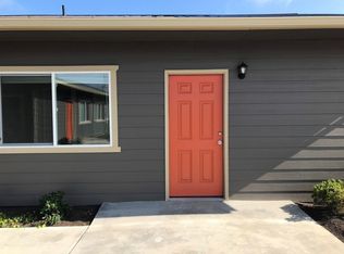 401 W Blackburn Rd #B, Mount Vernon, WA 98273