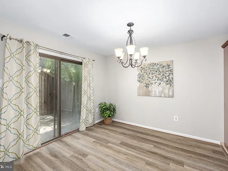 10673 Spring Oak Ct — Photo 11