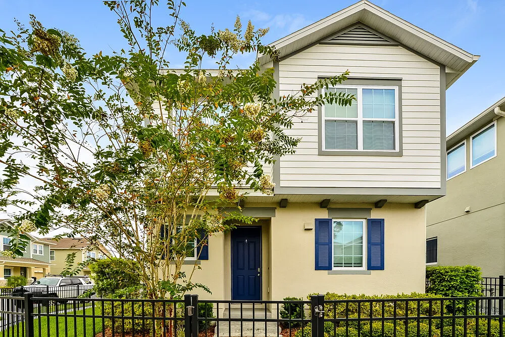 3 bed, 2.5 bath, 1698 sqft, $2,715 — Photo 1