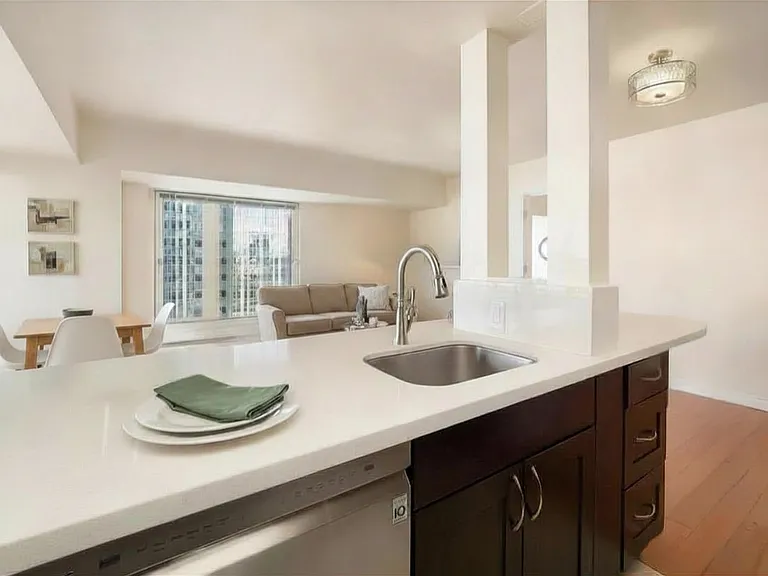 1415 2nd Ave #1807 — Photo 7