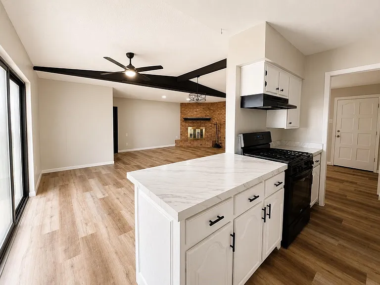 804 W Grubb Dr — Photo 4