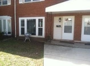 8911 Robin Dr APT D, Des Plaines, IL