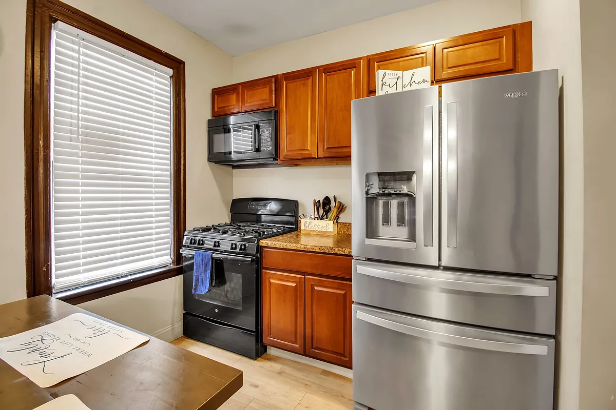Building Photo - 22 B St #26