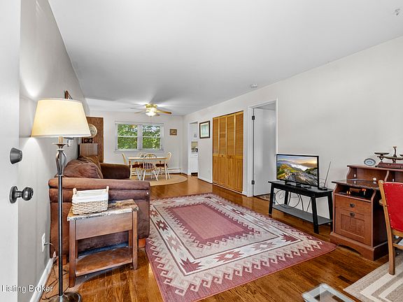 3rd image of 198 Crescent Ave APT 6