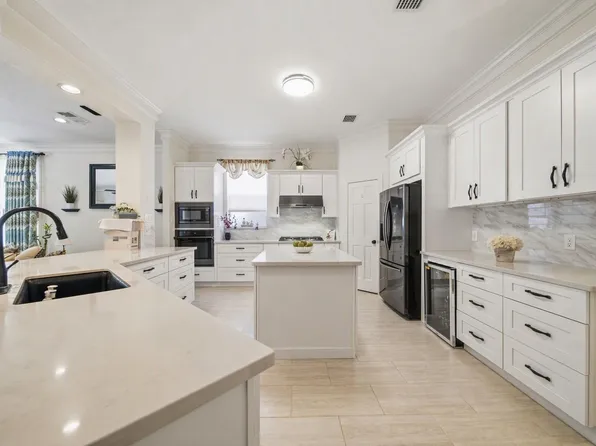 1606 Clearwater Creek Dr, Sugar Land, TX 77478