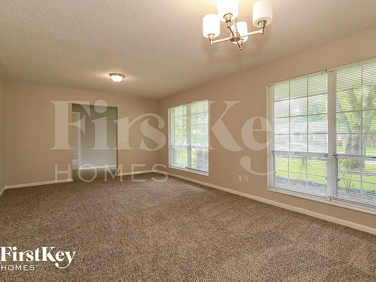 1806 Alder Dr — Photo 4