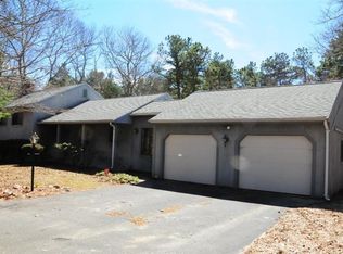 17 Michael Rd, Pocasset, MA 02559