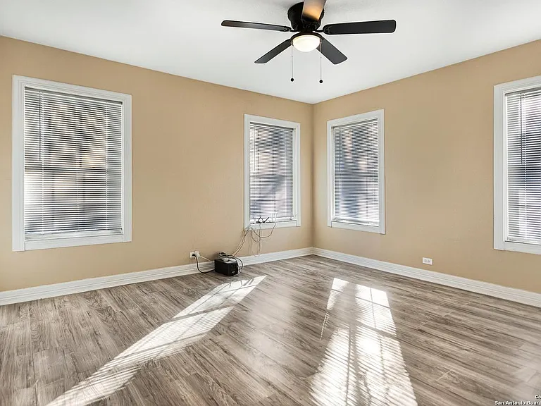 2227 W Huisache Ave — Photo 11