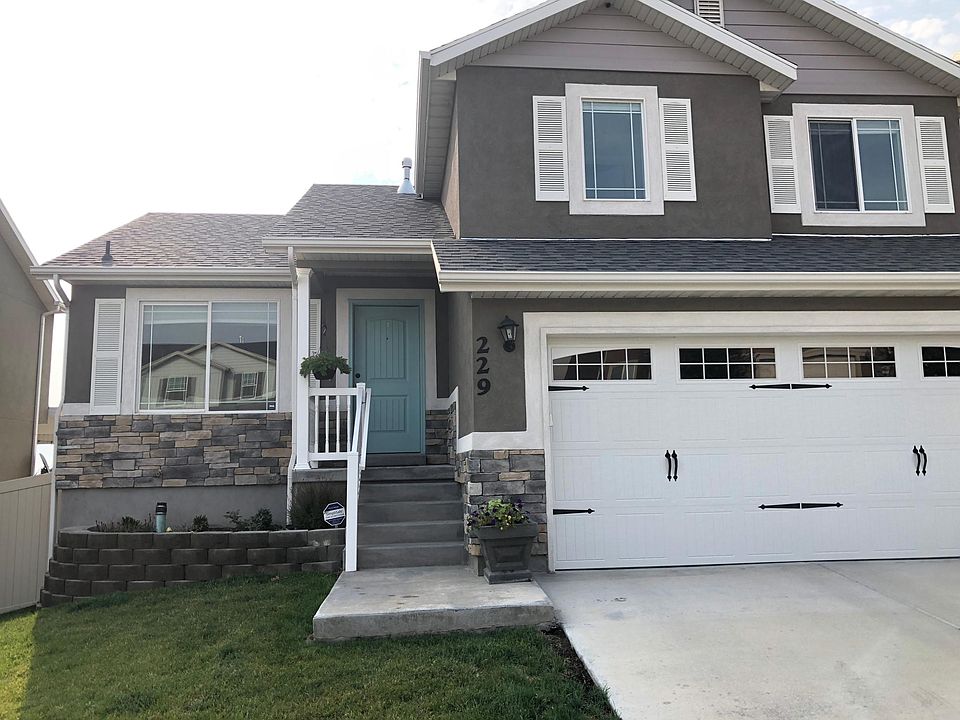 1st image of 229 W Cedar Grove Ln