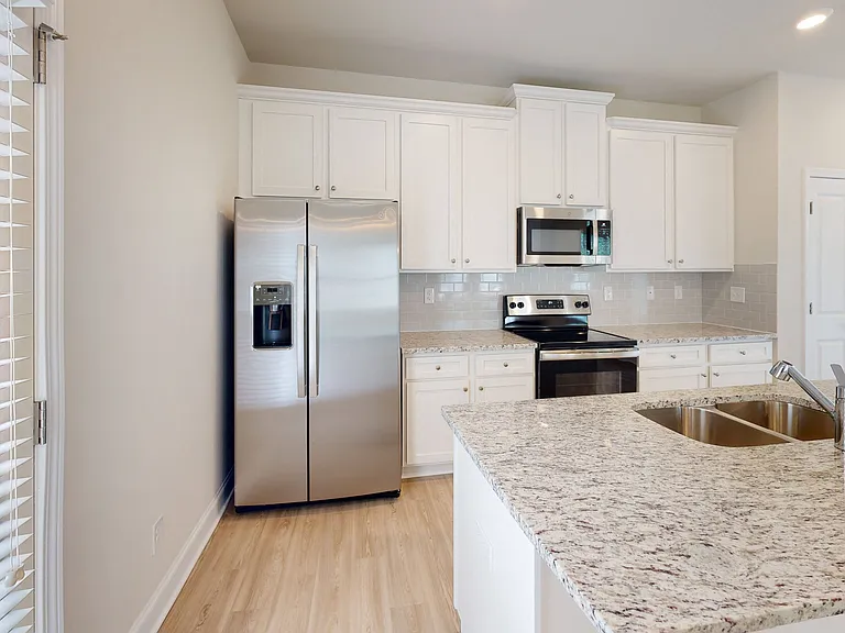 Quinn Residences at McCart Landing — Photo 64