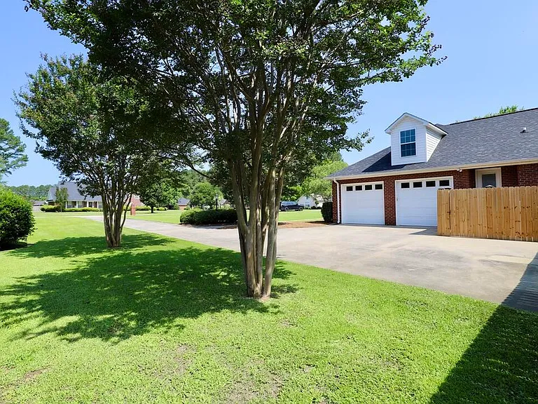595 Saint Augustine Dr — Photo 7