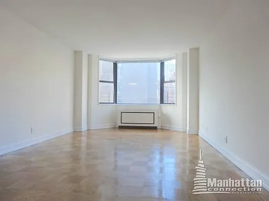 Rented by Manhattan Connection | media 1