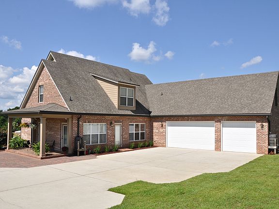 3rd image of 1495 Mill Creek Dr