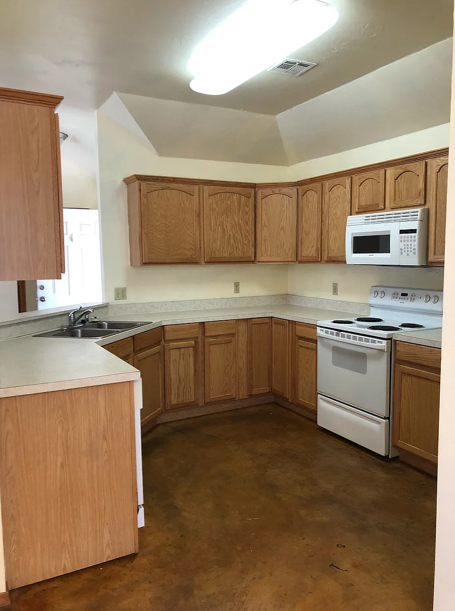 Building Photo - 1018 Tall Oaks Trl