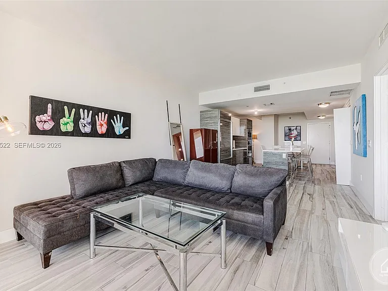 460 NE 28th St #1707 — Photo 6