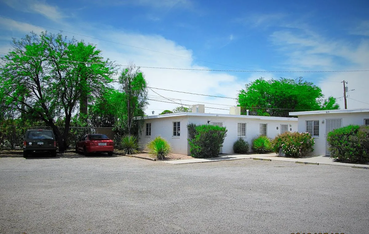 617 E Knox Dr — Photo 1